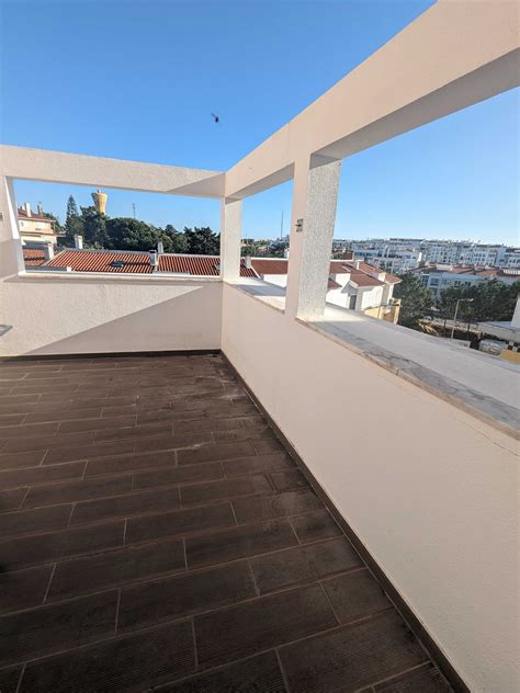 Apartamento T Ltimo Piso Terra O Espa Oso Charneca Da Caparica