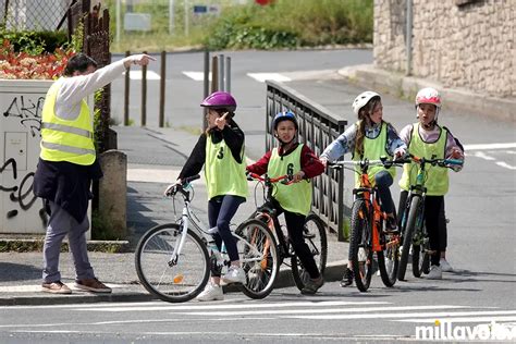 Millau Des Enfants Apprennent Circuler V Lo En Toute S Curit