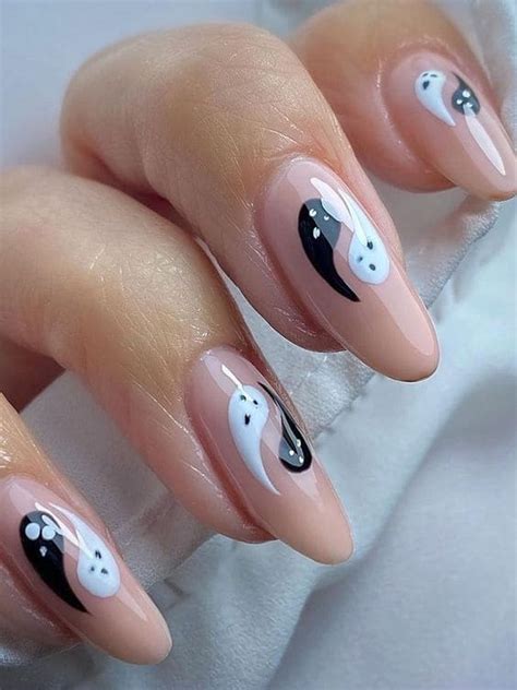 Spooky Ghost Nails For Halloween Chasing Daisies