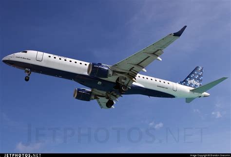 N203JB Embraer 190 100IGW JetBlue Airways Brandon Giacomin