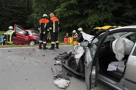 Edling Unfall Auf Der Kreisstra E Ro