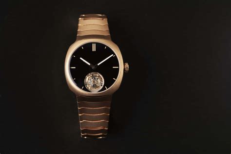 Hands On: the H. Moser Streamliner Tourbillon Vantablack - Worn & Wound