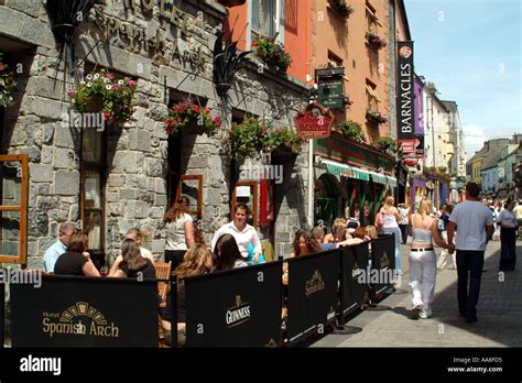 Galway city hotel hi-res stock photography and images - Alamy