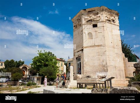 Atenas Grecia Abril 2018 Los Turistas Visitar La Torre De Los