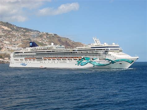 Norwegian Cruise Line Back In Service As Jade Sails From Athens