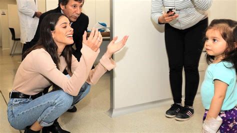 Tini Stoessel visitó el nuevo Hospital Materno Infantil de San Isidro