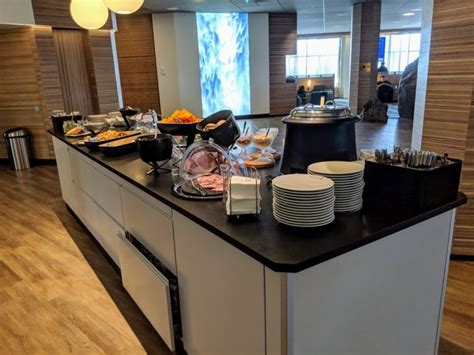 Review: Icelandair Business Class Lounge - Travel Codex