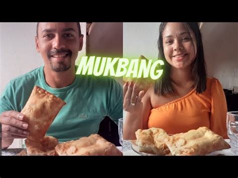 ASMR MUKBANG COMENDO PASTEL E GRAVANDO EM OUTRO LUGAR MUKBANG BRASIL