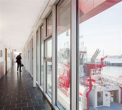 Gallery of FDNY Marine 9 Barracks / Sage and Coombe Architects - 7