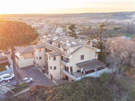 Vendita Villa Plurifamiliare In Via Tito Livio Guidonia Montecelio