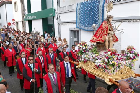 Festas Do Senhor Da Pedra Re Nem Milhares De Fi Is Na Antiga Capital Da