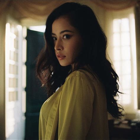 Chi Pu đăng ảnh bán nude ngày mùng 1 Tết Đời sống Sao ZNEWS VN