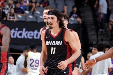 Cancha Debuta J Quez En Duelas De Nba Con Miami Heat