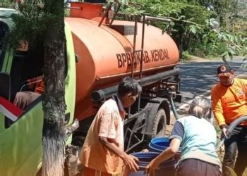 Kekeringan Di Kendal Bpbd Distribusikan Ribu Liter Air Bersih Di