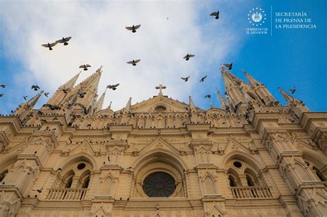 Catedral De Santa Ana Iluminada Por Luminarias Noticias De Hoy