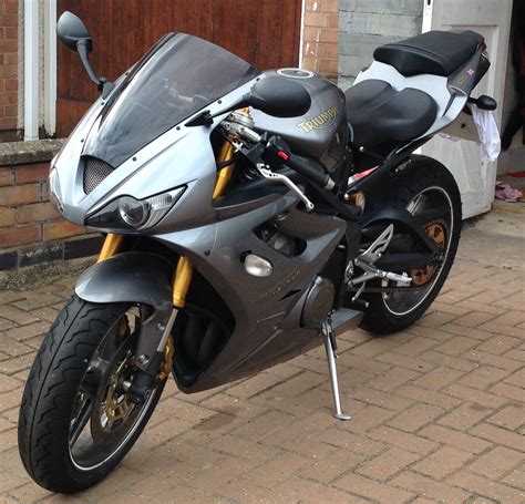 2006 Triumph Daytona 675 Grey 06 Very Good Cond Low Miles Only 9087 Miles