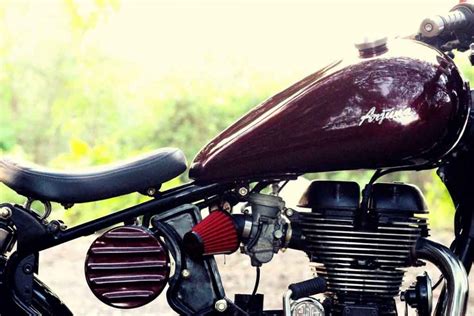 This Customised Royal Enfield Dons Minimalist Retro Bobber Stance