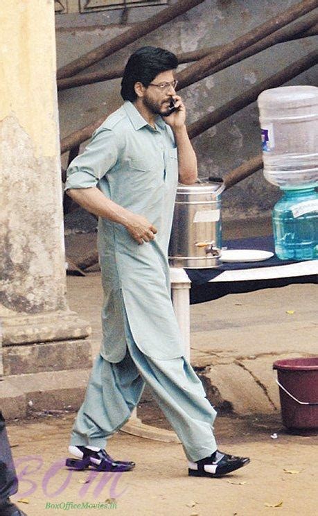 A Picture of Shahrukh Khan from Raees movie - bollywood pic update