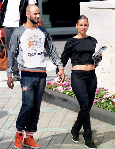 Swizz Beatz Et Alicia Keys Profitent Du Soleil De Miami 2Hilarious