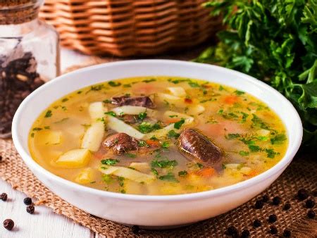 Пилешка дроб чорба (супа) с фиде, кисело мляко и мащерка