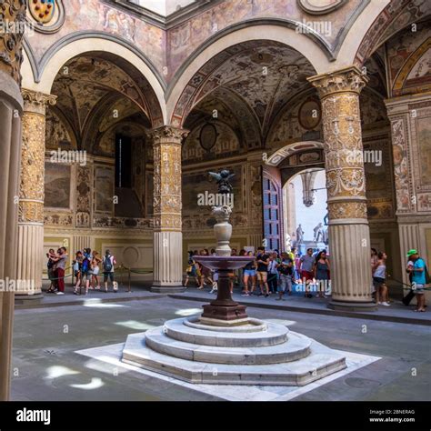 Palazzo Vecchio Interior High Resolution Stock Photography and Images ...