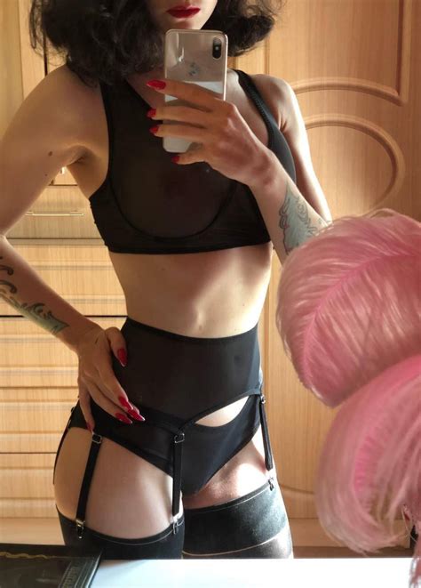 Black Lingerie Scrolller