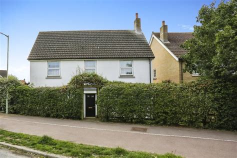 Goldfinch Close Stowmarket Ip14 4 Bedroom Detached House For Sale