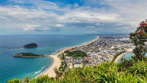 Premium Photo | View of the beautiful beach in Mount Maunganui