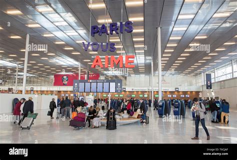 L A Roport D Orly Le Nouveau Terminal Photo Stock Alamy