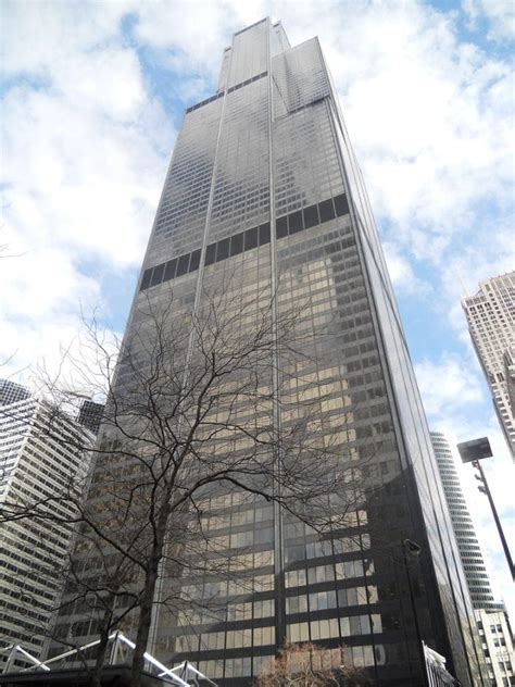 Willis Tower Taking A Look At The Sears Tower In Chicago