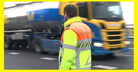 Sirenes En Spoedmelding Op Pad Met Een Weginspecteur Rijkswaterstaat