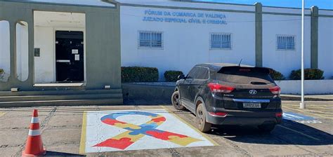 Estacionamento Do F Rum De Valen A Inclui Vagas Para Autistas Portal V