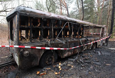 Brandstiftung Opa Horst Trauert Um Seine Geliebten Bienen