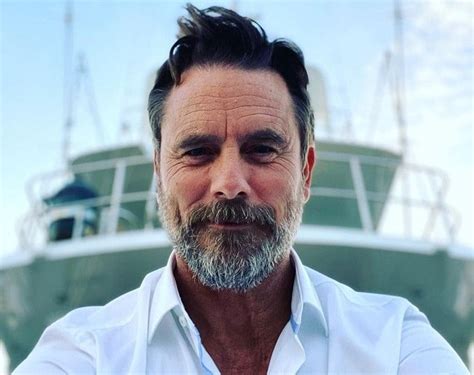 Charles Esten Bio Wiki Net Worth Wife Children Age Height Images