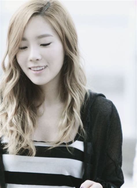 Taeyeon Kim Tae Yeon Snsd Taeyeon Girls Generation Long Hair Styles