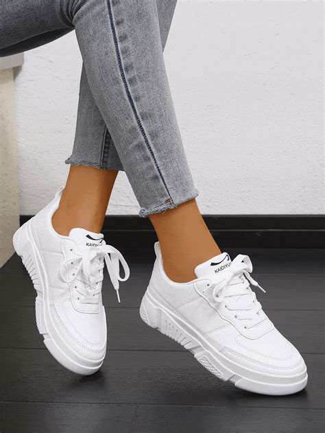 2023 New Arrival Cute And Elegant Style Chunky Sneakers Womens Casual Sports Shoes In Large