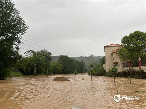 广东韶关暴雨如注 河水上涨内涝严重 图片频道