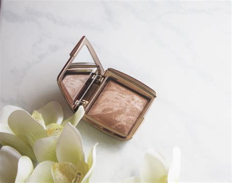 Hourglass Ambient Lighting Bronzer In Luminous Bronze Light Shelly