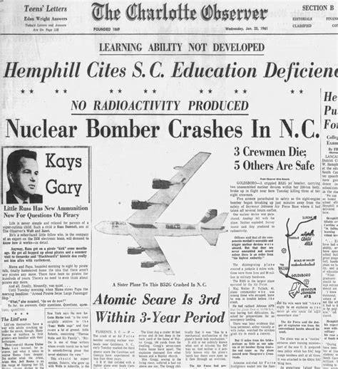 Retronewsnow On Twitter On January 24 1961 A B 52 Carrying Two Nuclear Weapons Broke Up In