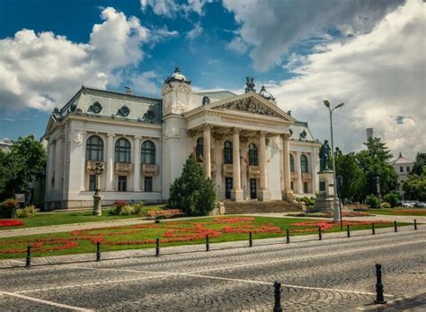 Amfiteatru în aer liber fântâni arteziene şi un muzeu subteran vor fi