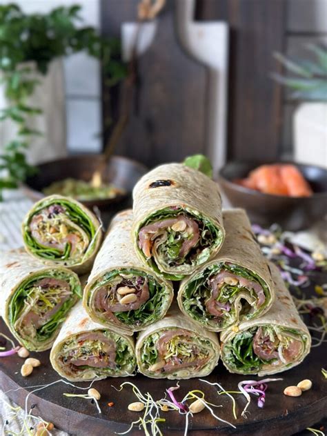 Wraps Met Zalm En Pesto Roomkaas Familie Over De Kook