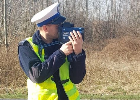 Kalisz Młody kierowca z ciężką nogą Stracił prawko i zapłaci wysoki