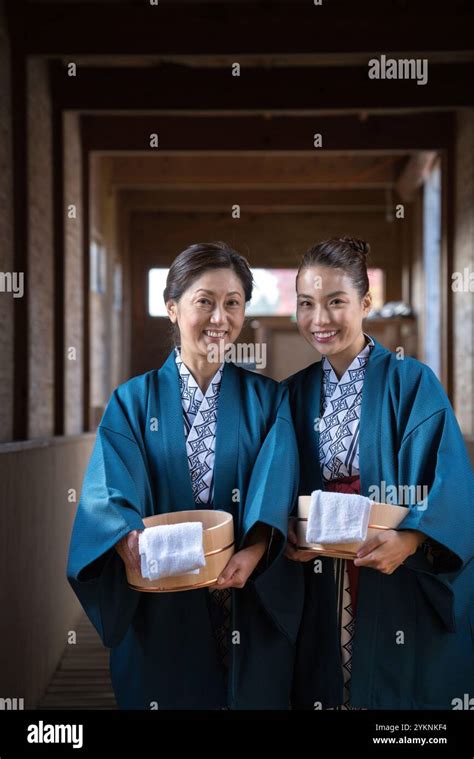 Mother And Daughter In Yukata And Haori At A Hot Spring Stock Photo Alamy