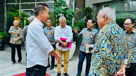 Pusat Komitmen Realisasikan Lima Proyek Infrastruktur Di Jabar