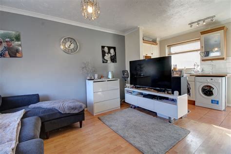 Property For Sale On Yew Tree Rise Ipswich Yopa