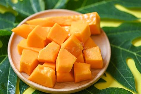 Papaya Fruits On Wooden Backgroud Fresh Ripe Papaya Slice On Plate