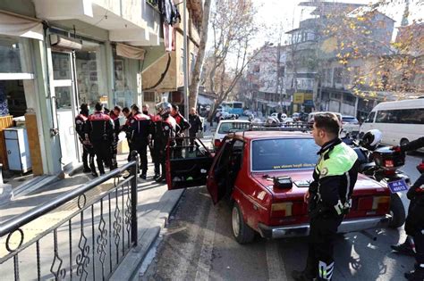 Kahramanmara Ta Polis Ekipleri Dur Htar Na Uymayan S R C Ye Cezai