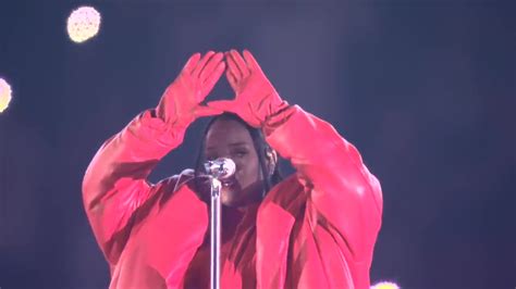 Fans are only just spotting Rihanna's 'Illuminati sign' and claim TV ...