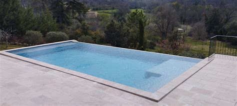 Piscine enterrée avec volet PHILOSOPHIE PISCINES L Eau Bien Être