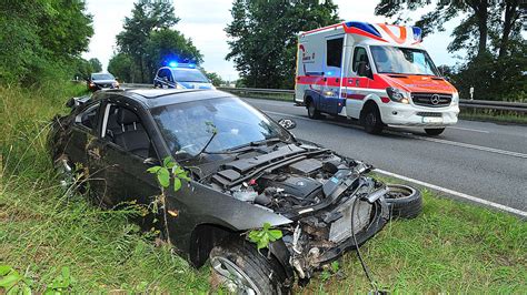 Unfall Auf B Fahrer Zu Schnell Auto Berschlug Sich